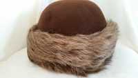 Зимна дамска шапка- естествена кожа и вълна