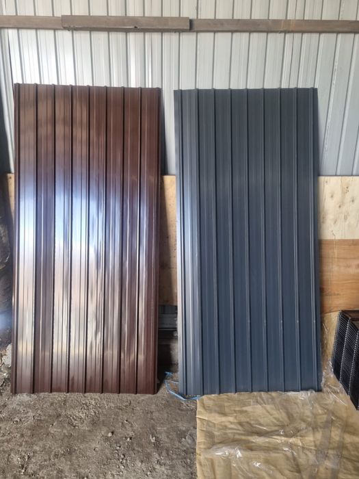 Tablă cutată zincată și colorată