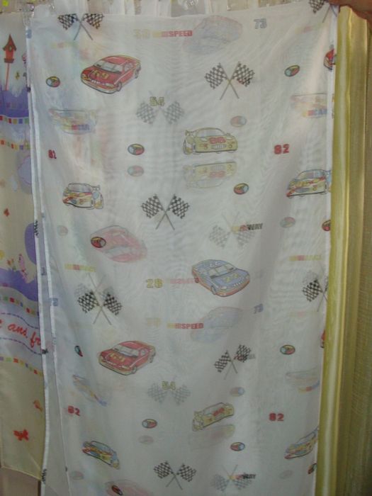 Платове за детски пердета