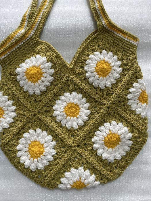 Vand geanta de umar tricotata