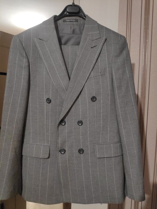 Тройка костьюм   недорого