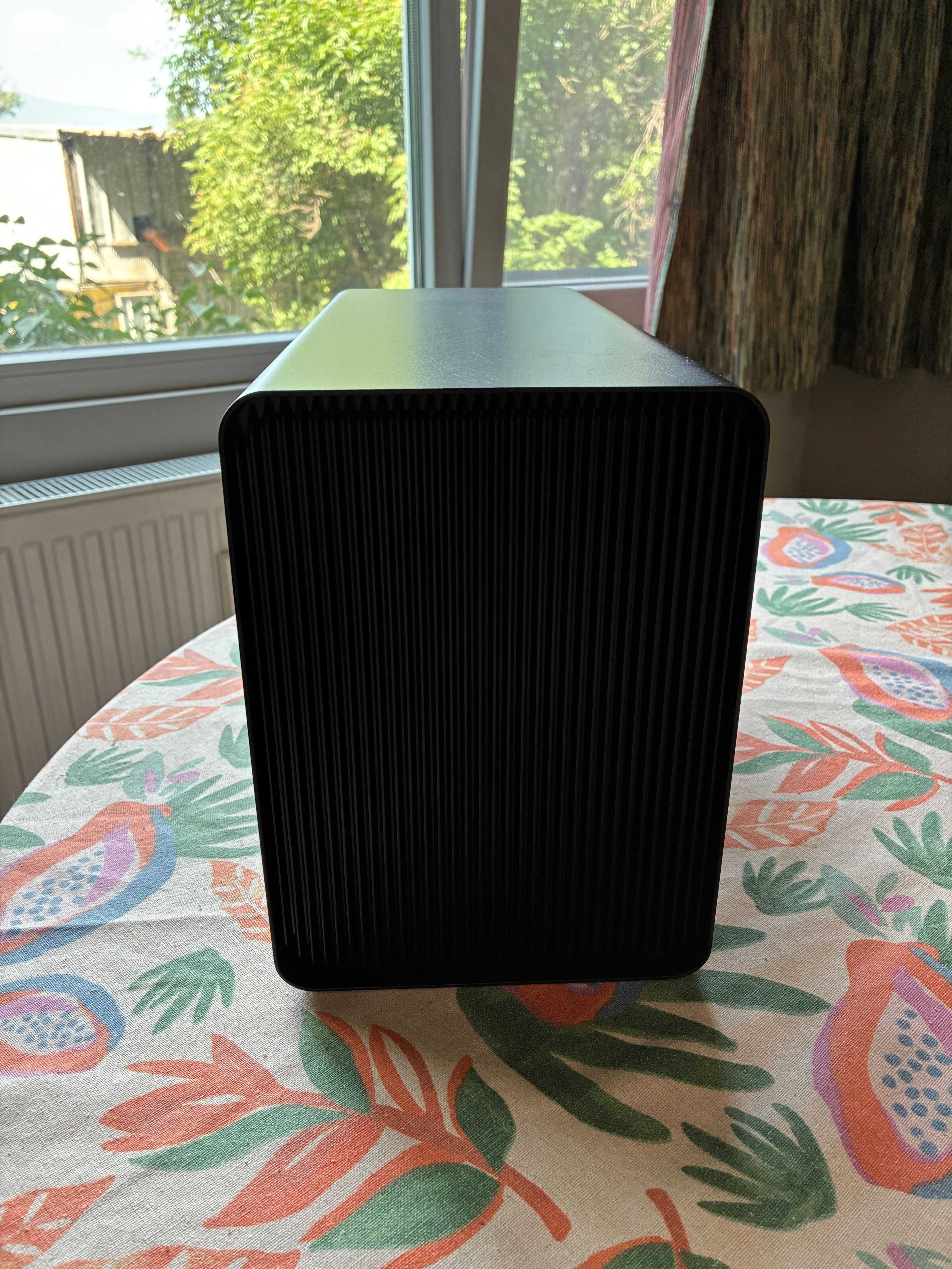 Razer Core X (черна) – външна кутия за видеокарта eGPU