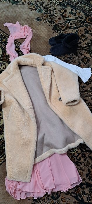 Отдам две клечатые сумки одежды