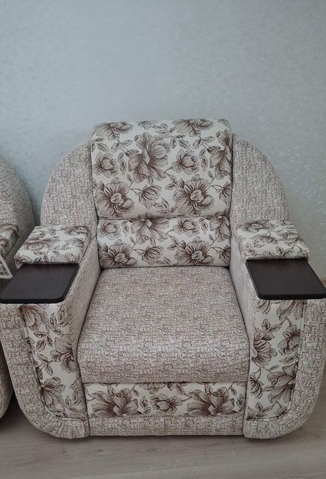 продам диван с креслами