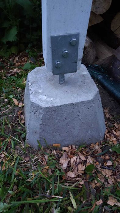 Bloc fundatie din beton cu papuc reazem otel zincat