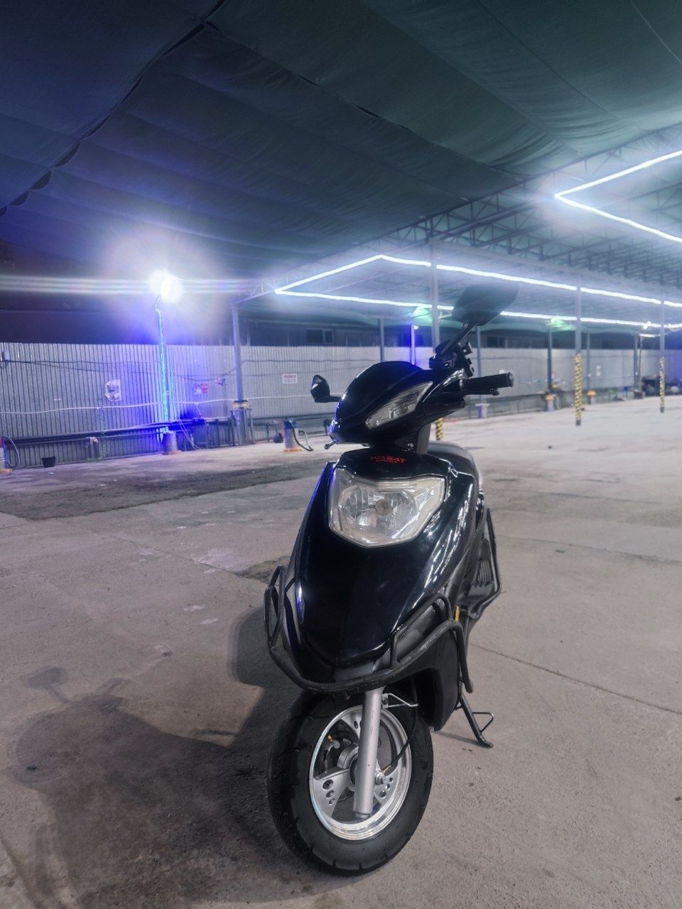 Bezinli skuter 150cc sotiladi