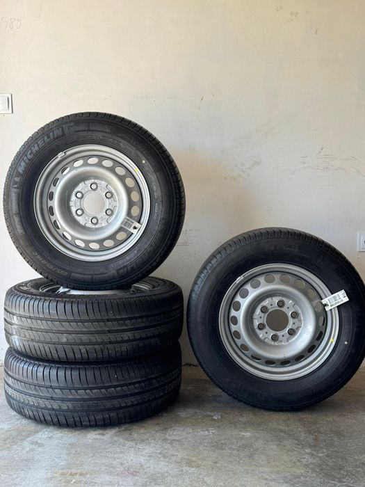 Джанти с чисто нови гуми Michelin Agilis 225/65/16C за Sprinter W906