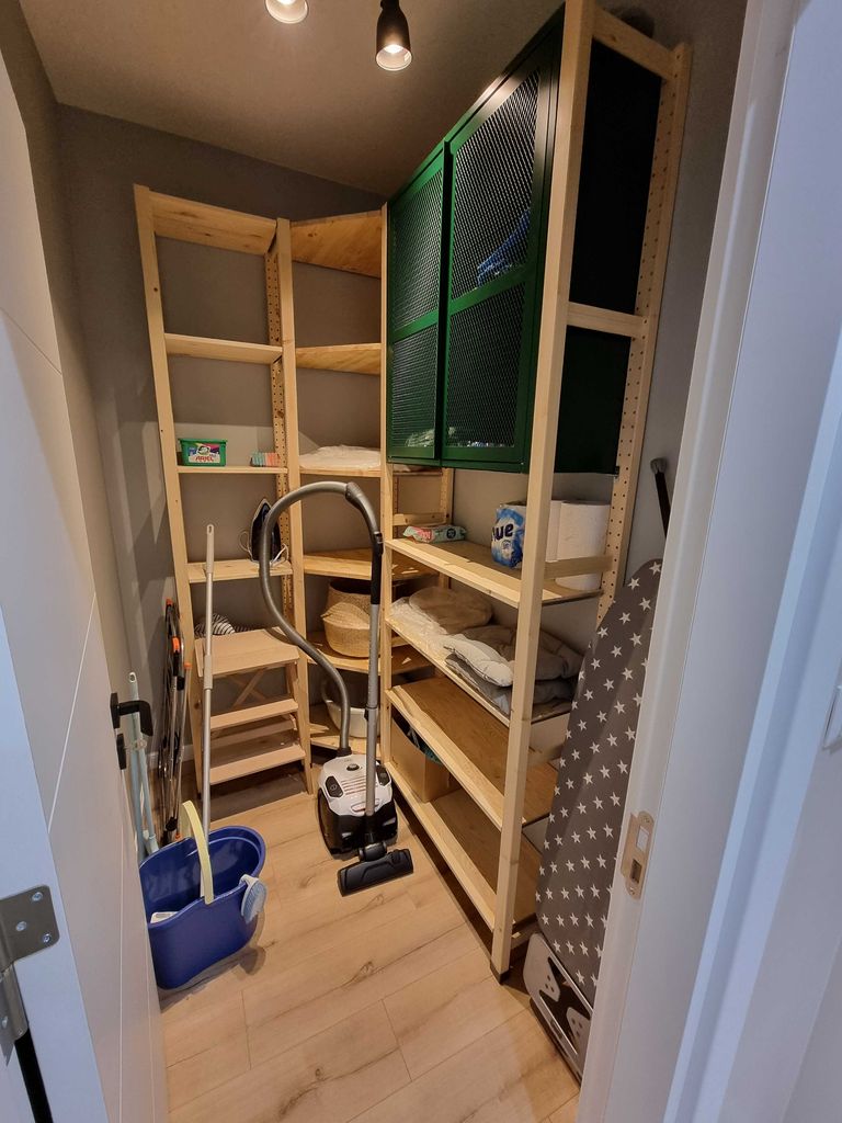 Дава се под наем Двустаен апартамент в Варна, Левски - 90 кв.м за 714 € - Снимка #12