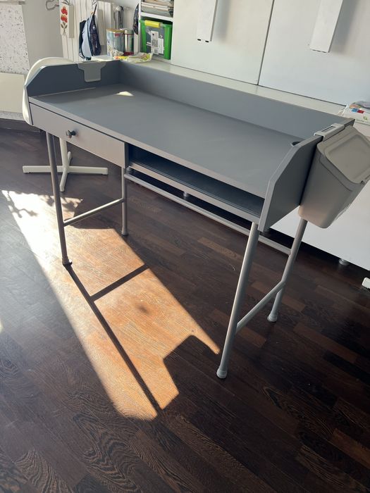 Birou Hauga Ikea gri