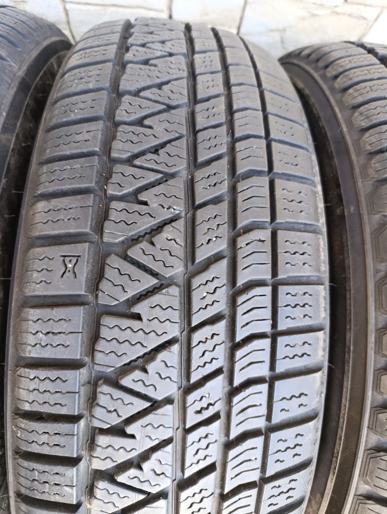 Зимни гуми Kumho 205/70/15 dot 2022