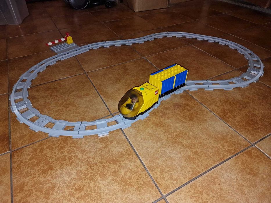 tren electric Lego Duplo