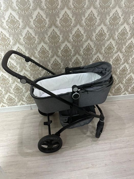 Продаеться универсальная коляска Skillmax 2в1.