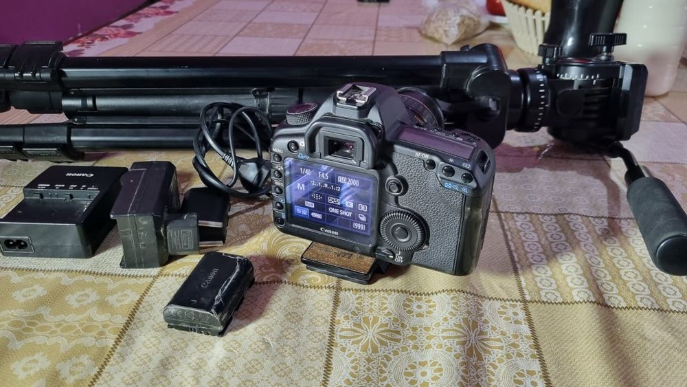 CANON  Mark2 sotiladi