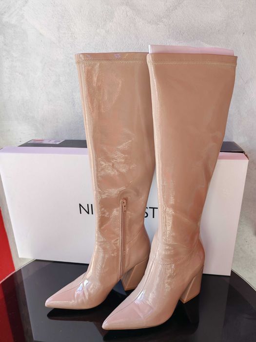 Лачени бледо розови ботуши от еко кожа Nine West