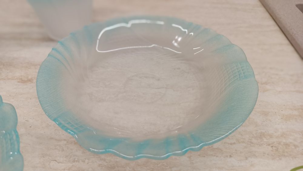 Десертен сервиз 4 купички ,2 чинийки муранско цветно стъкло