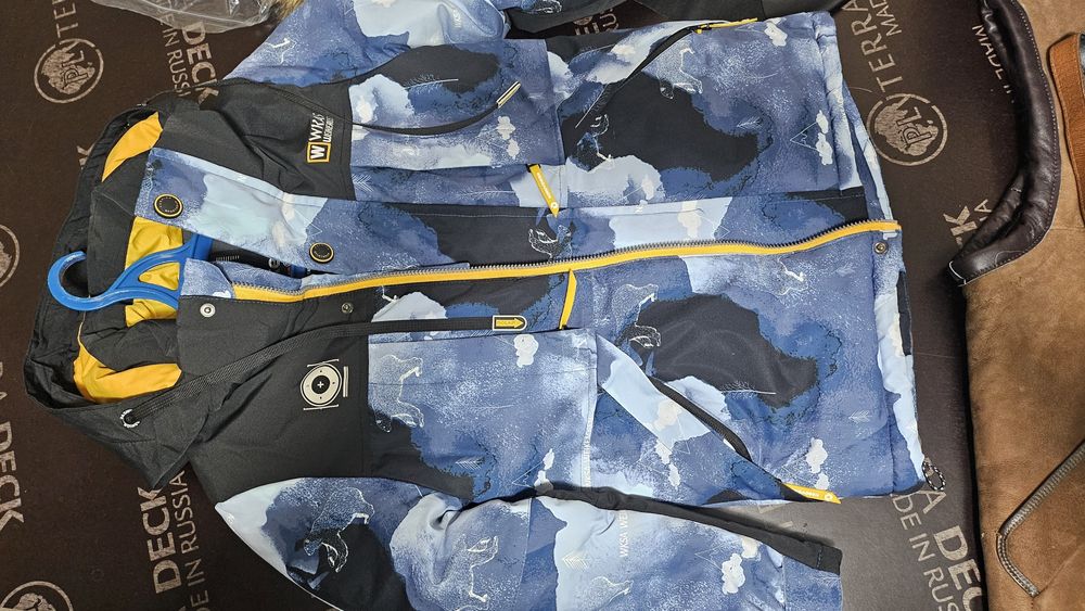 Продам зимнюю куртку для мальчика