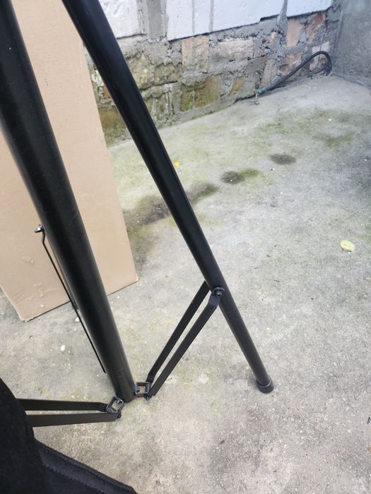 Vând stative/stendere Fbt noi