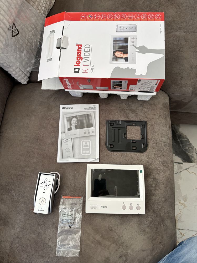 Видео домофон Legrand
