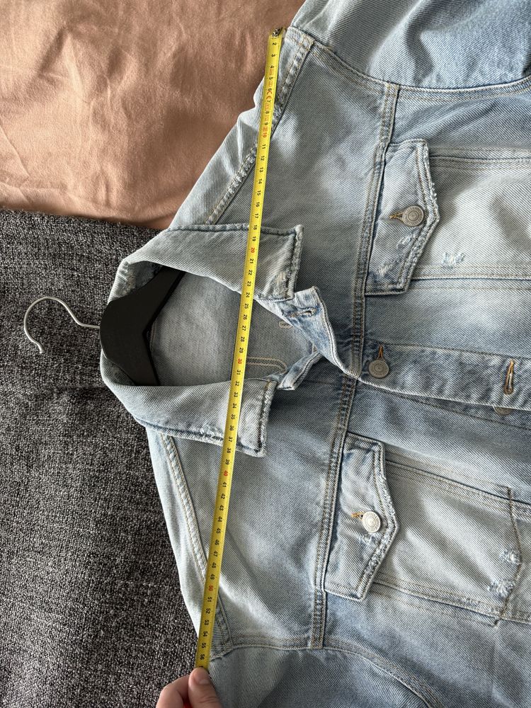 Jack & Jones jacheta denim albastru deschis cu rupturi marimea L