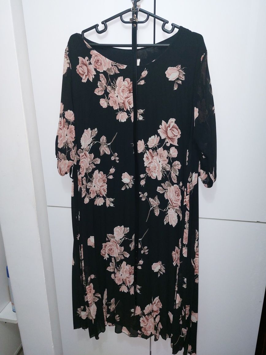 Rochie in pliuri cu imprimeu floral