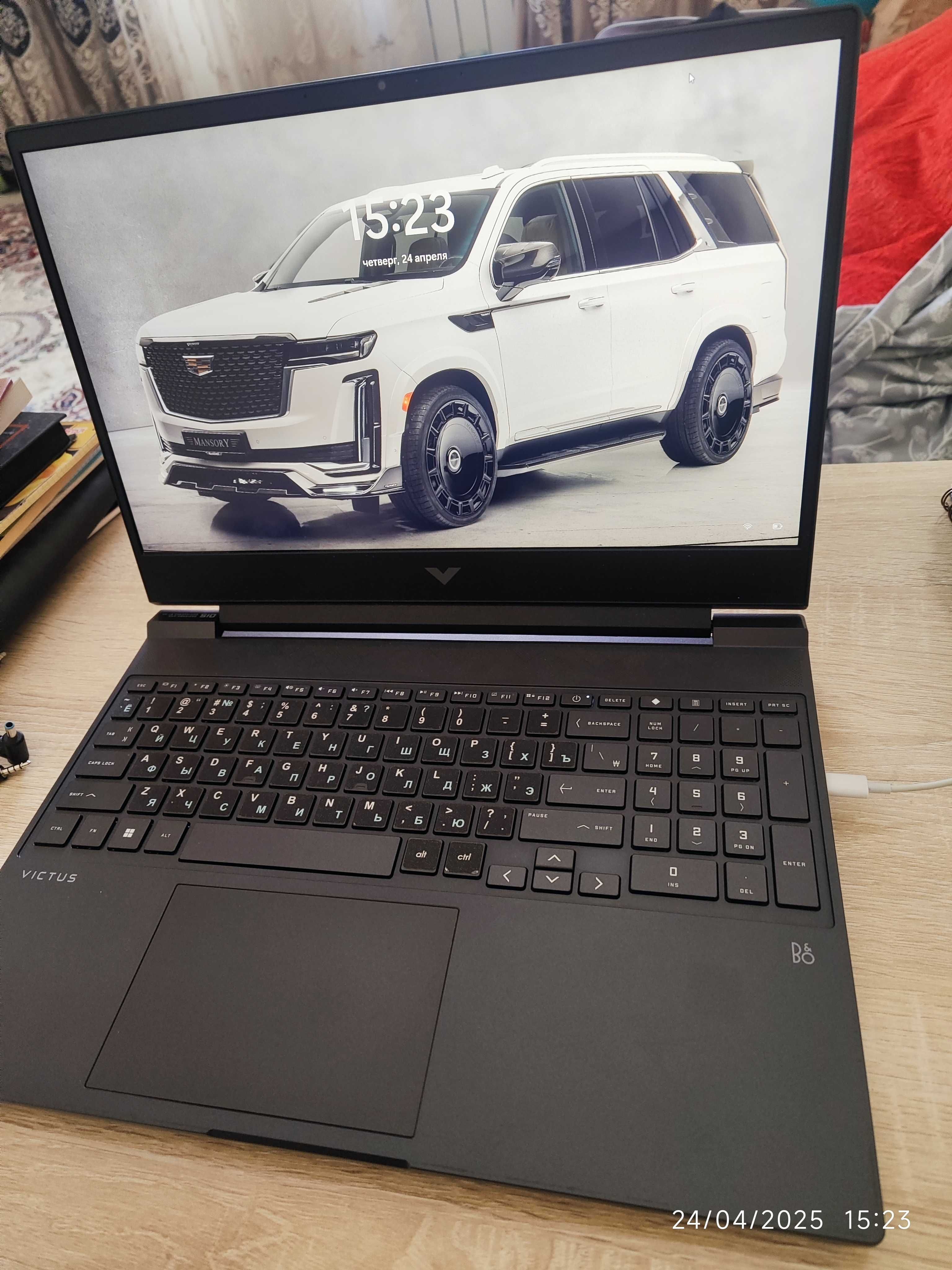 HP Victus sotiladi
