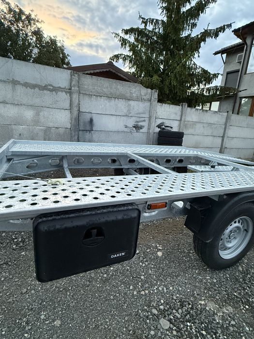 Inchiriez platforma auto