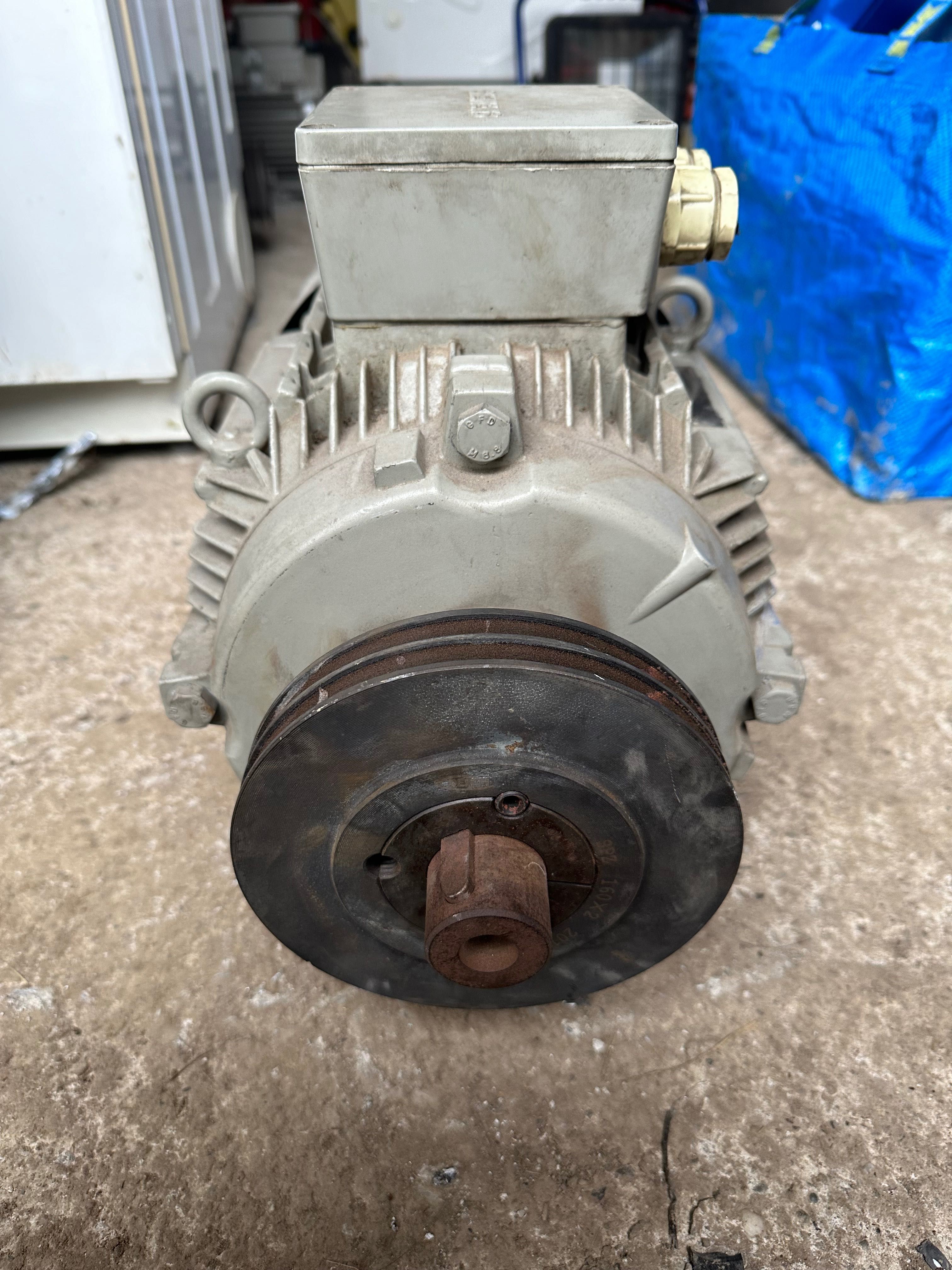 Motor trifazic 7,5 / 8,6 - kw