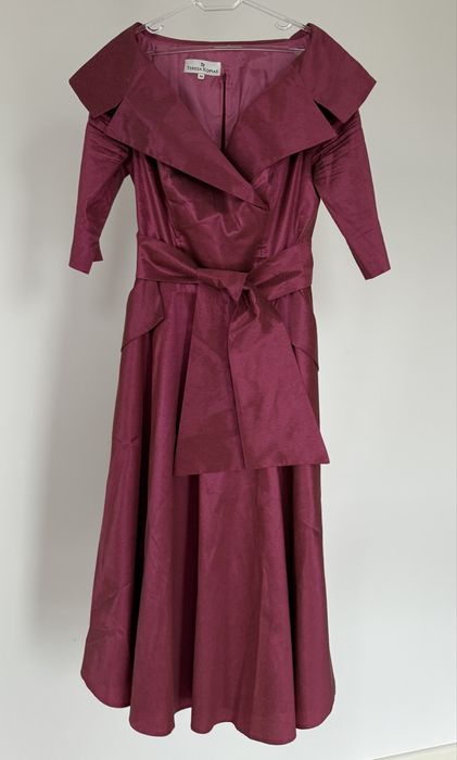 Rochie elegantă roșu închis (burgundy)