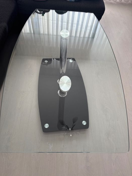 Продавам холна маса