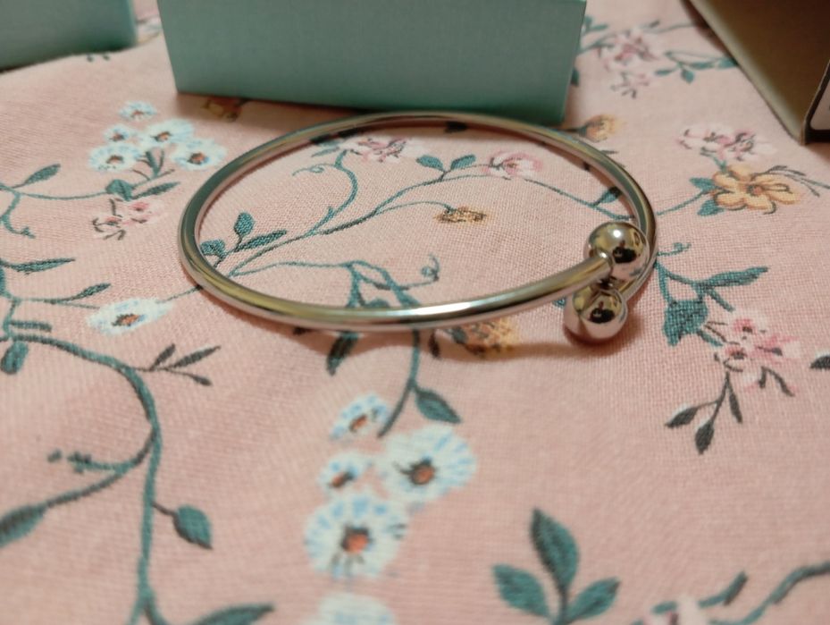 Нова гривна от медицинска стомана на Emily Westwood