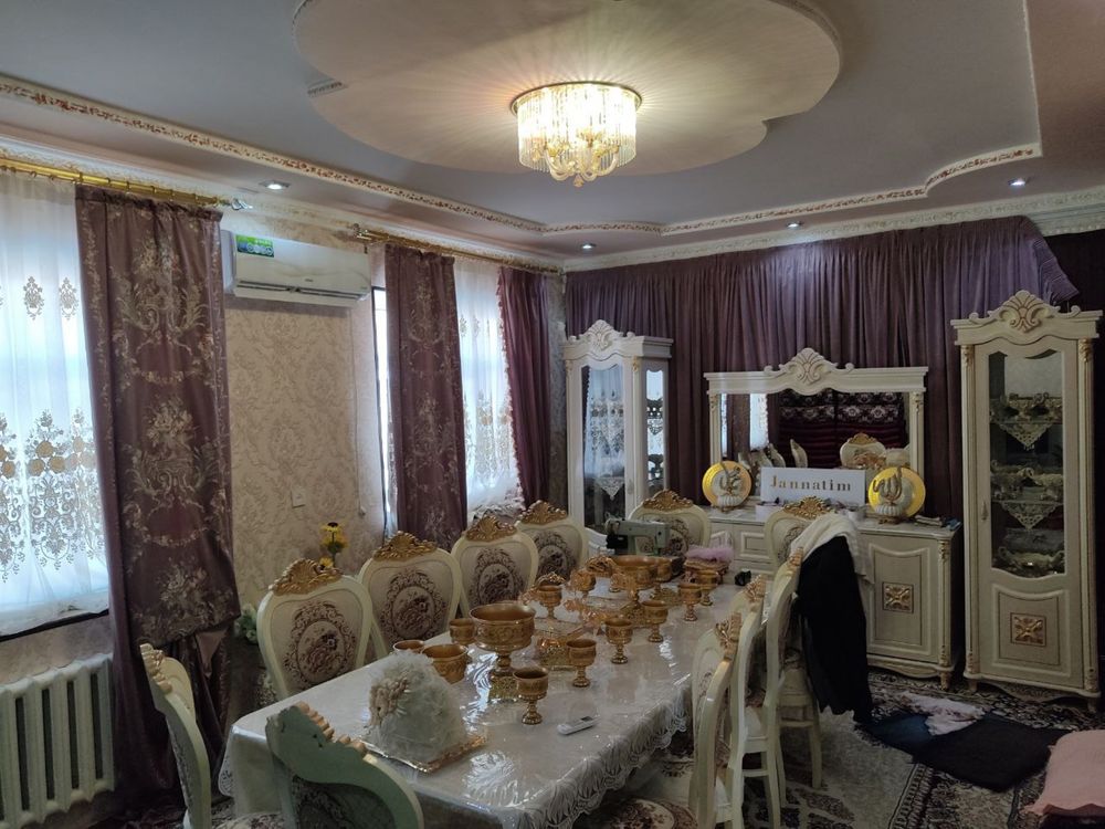 Yakkasaroy uchastka sotiladi
