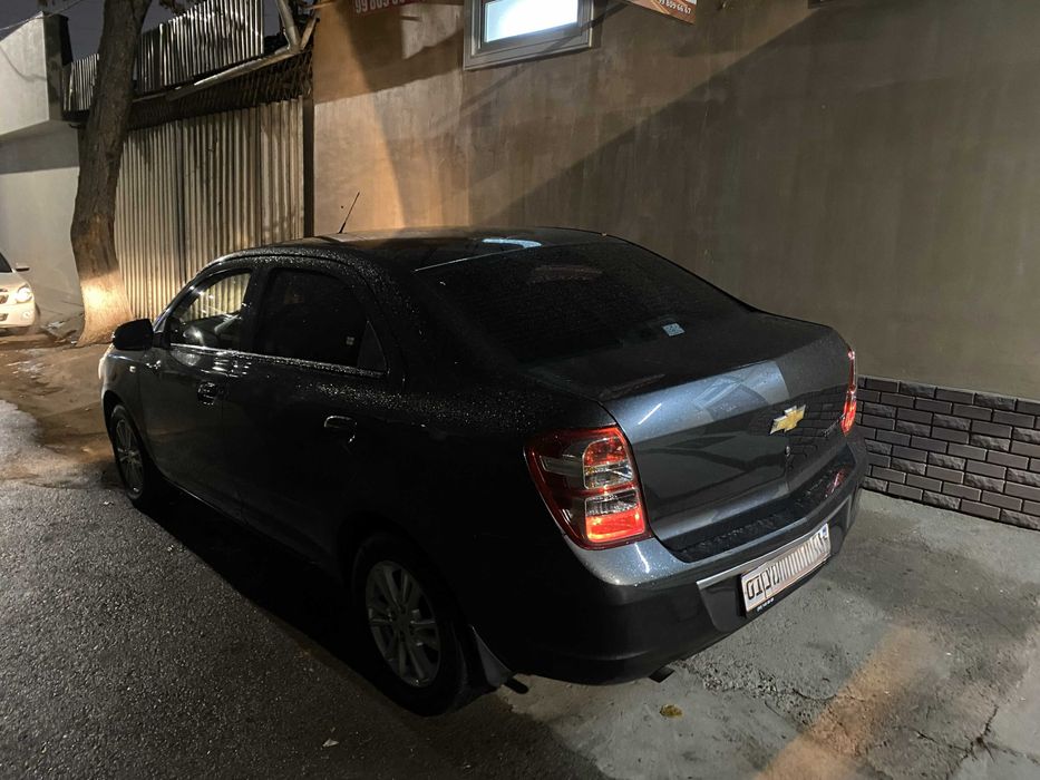 Продаётся Cobalt 4-позиция В Идеальном состоянии, Мокрый Асфальт