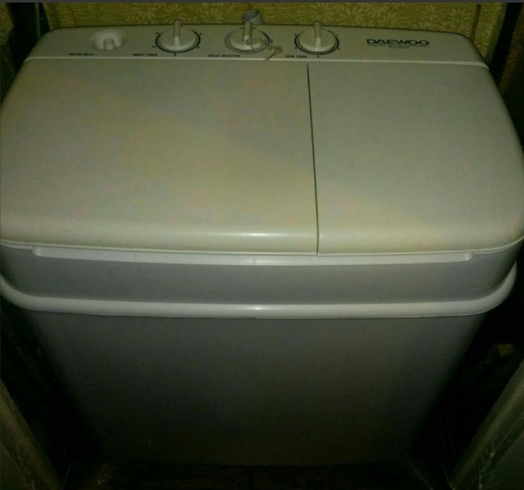 Продам стиральную машину Daewoo полуавтомат