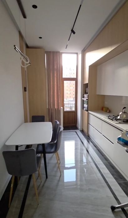 Сдается шикарная 3 ком квартира в районе Вокзала Узгазоил.