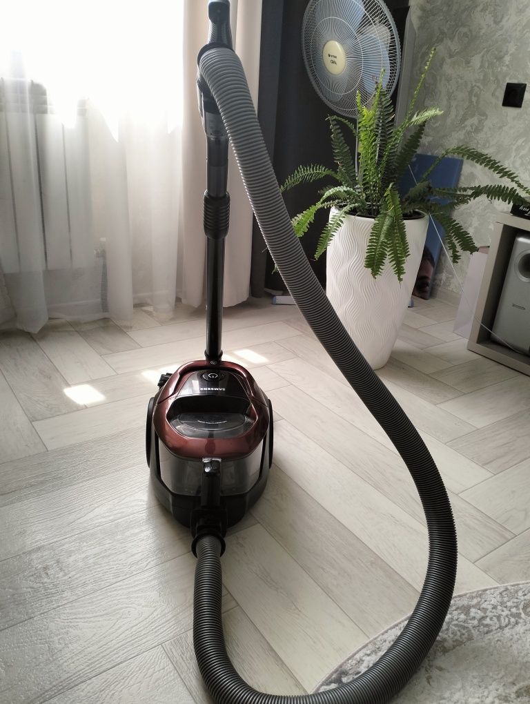 Срочно продам пылесос