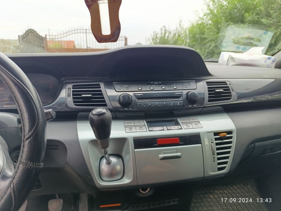 Vand Honda frv 1.7 benzina