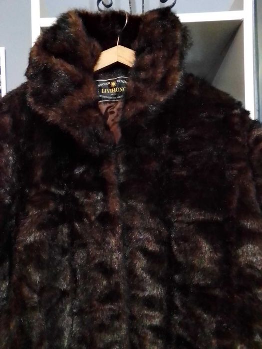 Зимно палто от еко кожа с косъм