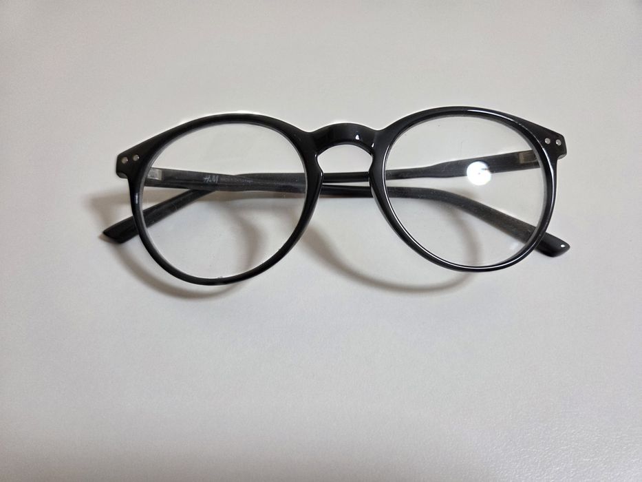 Очила без диоптър