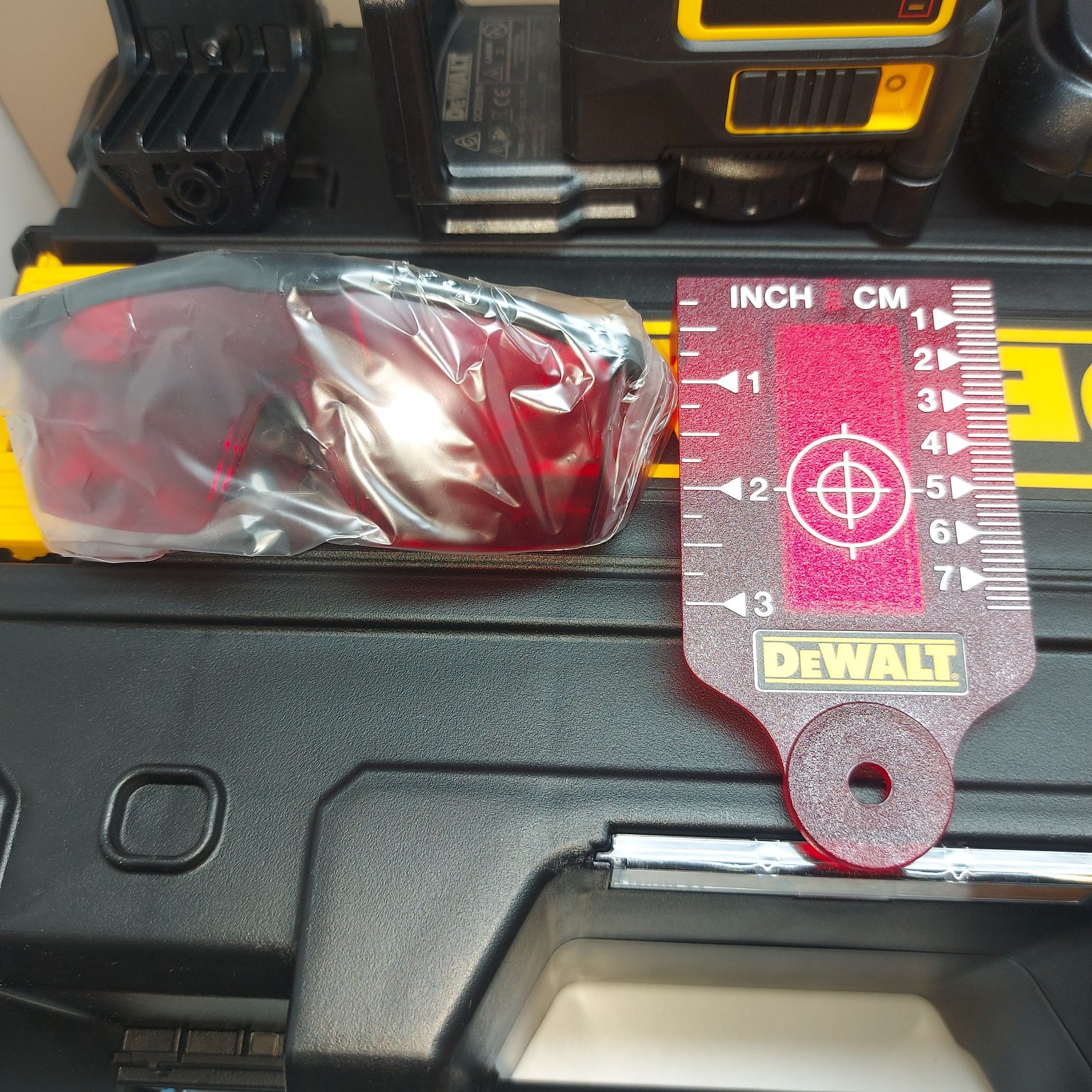 Нов лазерен нивелир DEWALT DCE0811 D1R