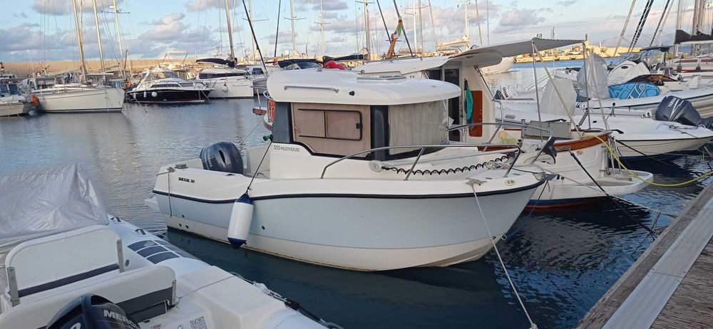 Продавам лодка Quicksilver 555 Pilothouse 2018 г. Yamaha 100 2020 г.