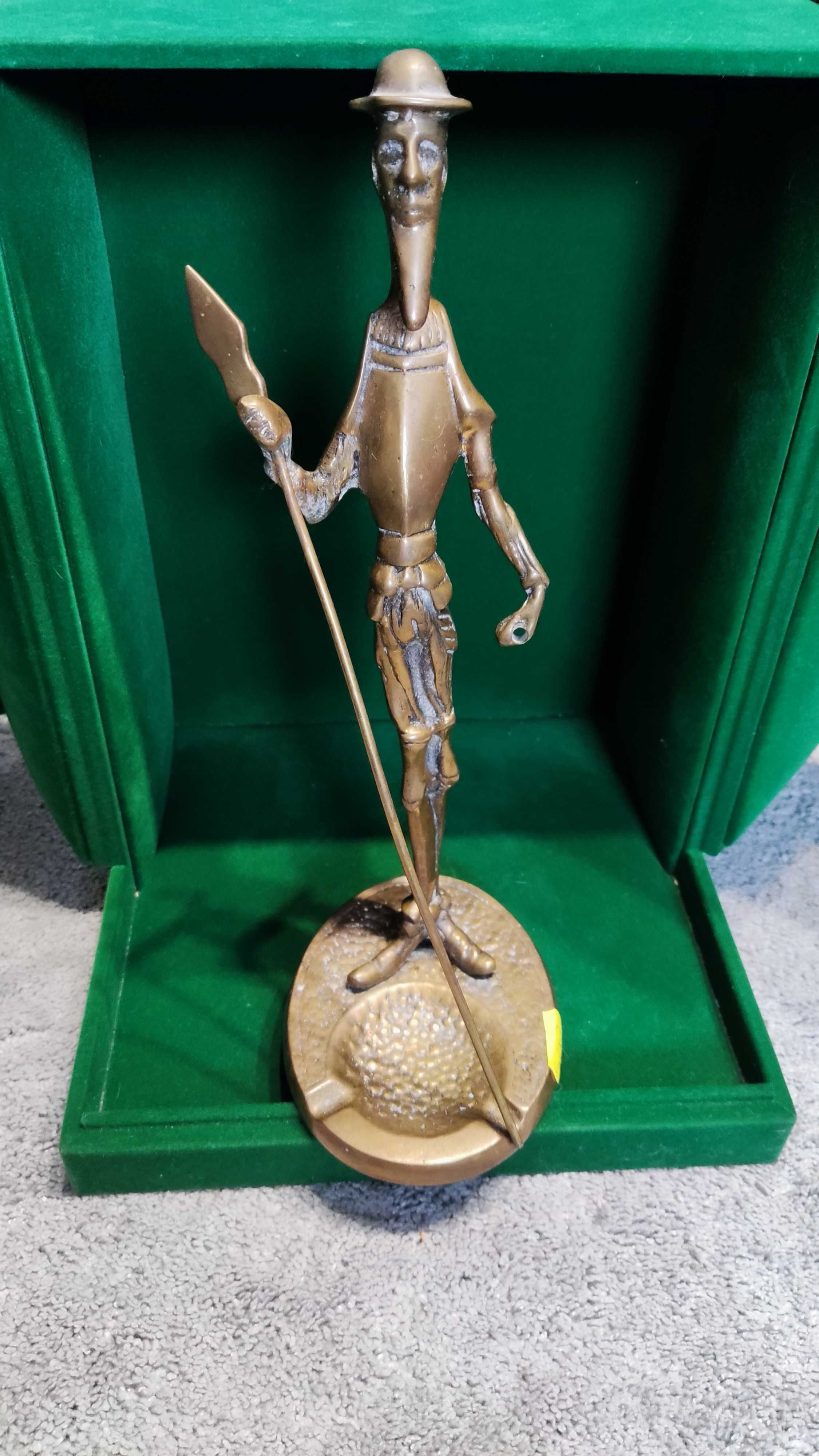 Statueta veche din bronz masiv