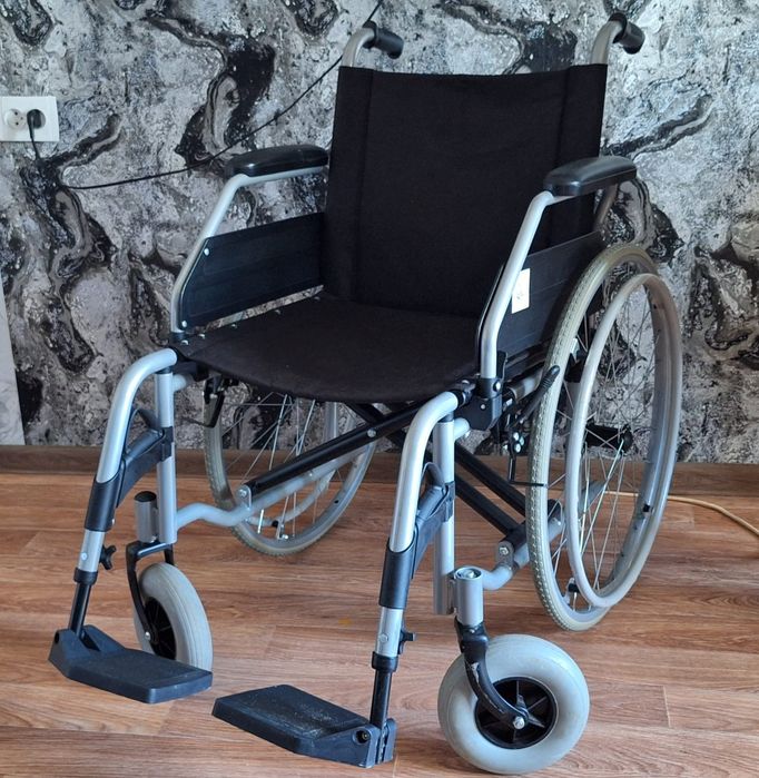 Инвалидная коляска, в отличном состоянии