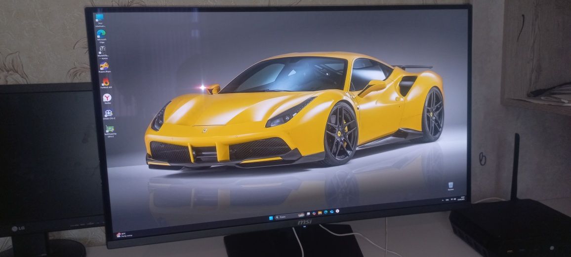 Монитор msi QD-OLED 321 игравой
