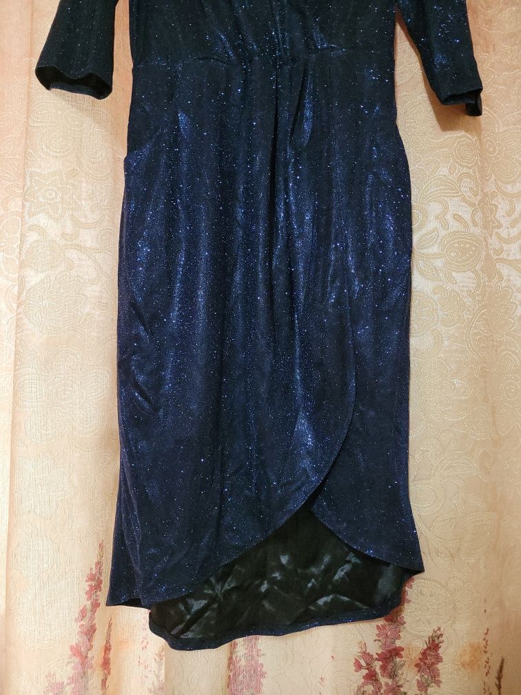Платье нарядное (48/50 размер)