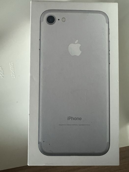 Iphone 7 32GB-73% батерия, без забележки, с протектор и калъф