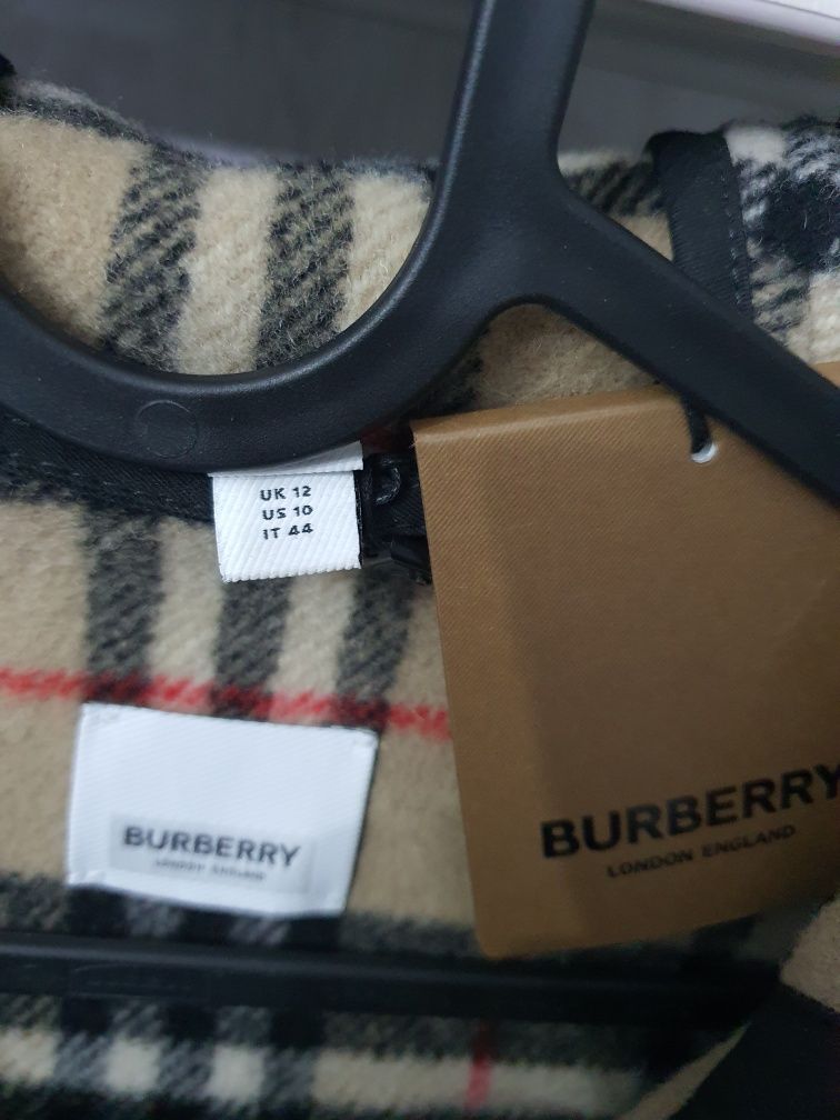 Palton de dame Burberry!