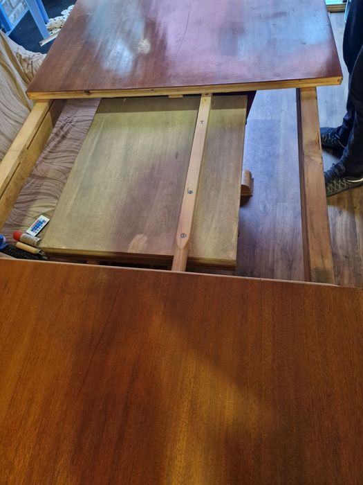 Трапезна маса Баварска орех  комплект със шест стола