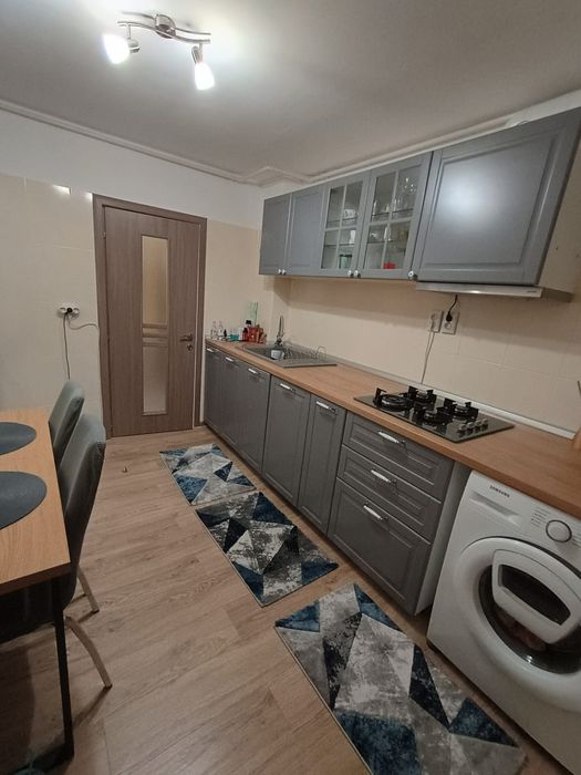 Vand apartament 3 camere