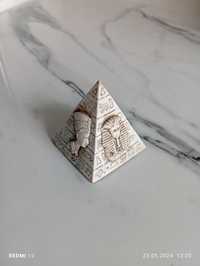 Сувенир с Египта пирамида