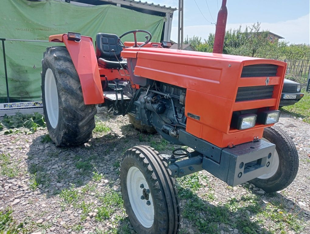 Vand tractor renault 651